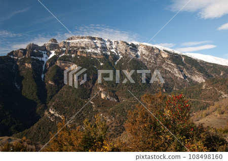 Cliff of las Sestrales. 108498160