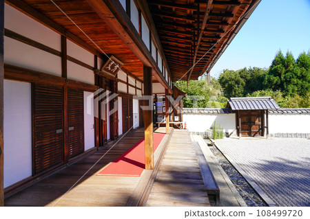 Shodenji Temple, Kyoto (front garden of the Hojo, Karesansui, garden with a borrowed view of Mt. Hiei) 108499720