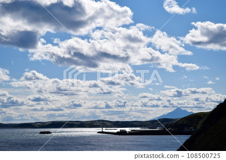 Scenery from the cape where Rishirifuji can be seen in the distance 108500725