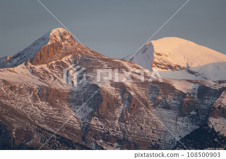 Peaks of the Ordesa and Monte Perdido National Park. 108500903