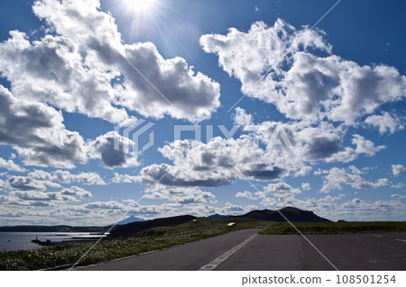 通往大海和藍天的道路 通往大海和藍天的道路 108501254