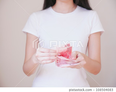 拿鈔票15 108504083