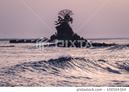 《Toyama Prefecture》Amaharashi Coast/Winter Dawn 108504364