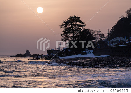 《富山縣》雨晴海岸/冬日黎明 108504365