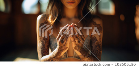 Intricate henna art on a woman's hands, a timeless and beautiful form of self-expression Intricate henna art on a woman's hands, a timeless and beautiful form of self-expression 108506180