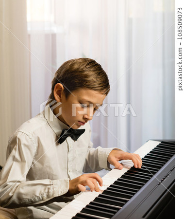 Young Pianist Home Recital 108509073