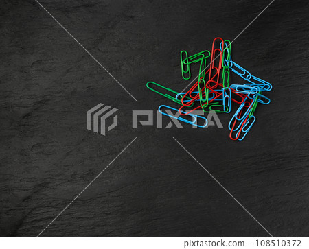 Note Paper Clips, Color Clips, Paperclips Pile 108510372