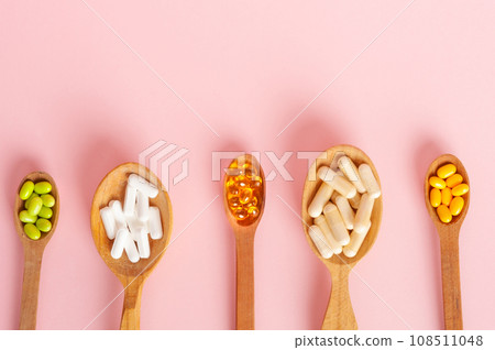 Color Dietary Supplements, Vitamin Capsules, Mineral Pills, Healthy Multivitamin Capsule 108511048