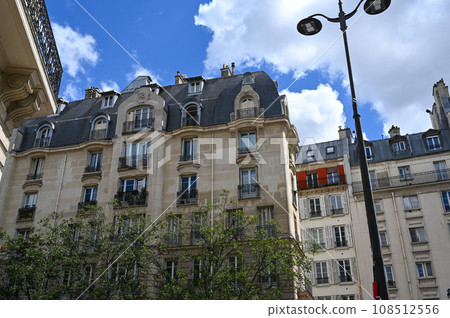 Paris, France. June 30 2022. Beautiful view of the houses of the historic center 108512556