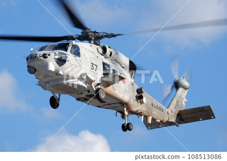 SH60 Seahawk in flight 108513086