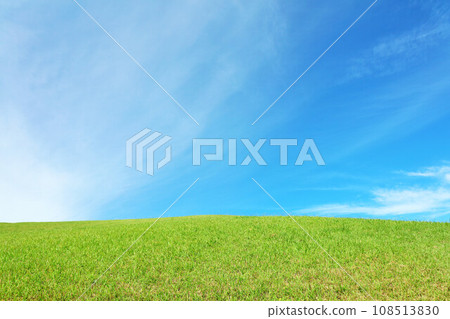 秋天的藍天和美麗的草原風光 秋天的藍天和美麗的草原風光 108513830
