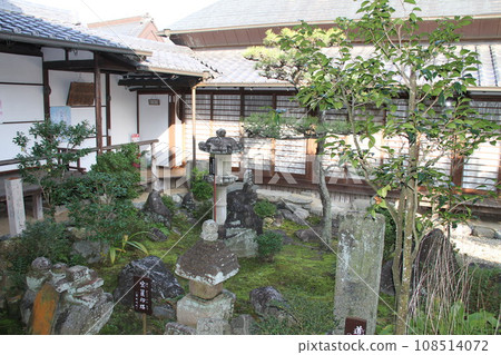 奈良飛鳥寺在陽光明媚的秋日 108514072