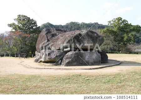 秋日奈良飛鳥村的石舞台古墳 秋日奈良飛鳥村的石舞台古墳 108514111