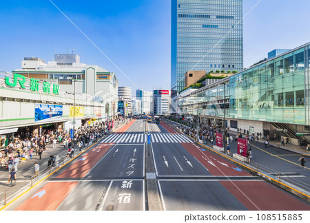 Shinjuku Station South Exit on the first day of a three-day weekend Shinjuku Station South Exit on the first day of a three-day weekend 108515885