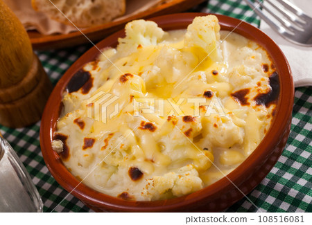Cauliflower and cheese casserole 108516081