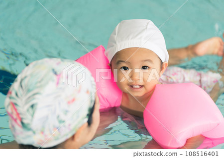 嬰兒游泳 108516401