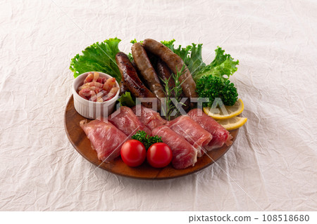 Assorted raw ham salsiccia plate 108518680