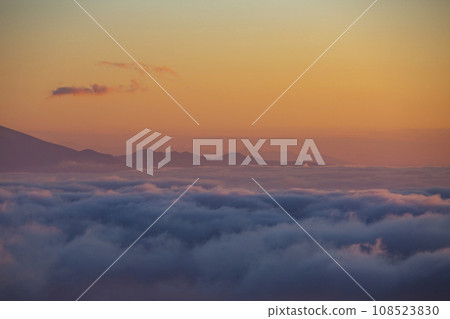 Autumn sunrise over a sea of clouds seen from Utsukushigahara, Ueda City, Nagano Prefecture Autumn sunrise over a sea of clouds seen from Utsukushigahara, Ueda City, Nagano Prefecture 108523830