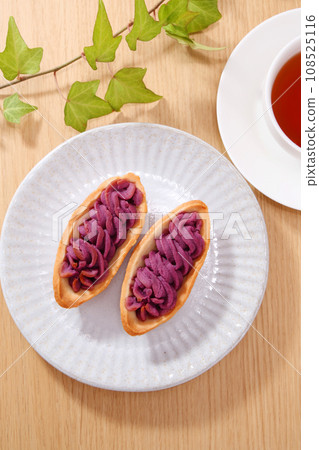 Red potato tart 108525116