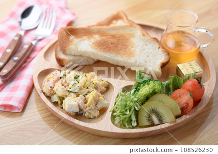 Breakfast of potato salad, bread and salad Breakfast image Breakfast of potato salad, bread and salad Breakfast image 108526230