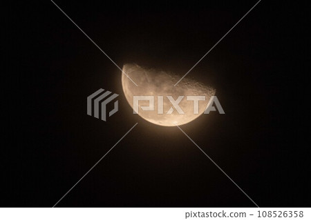 Half moon Half moon 108526358
