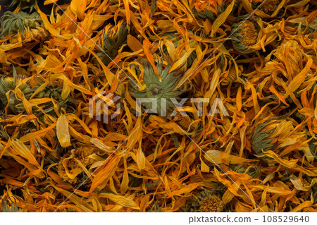 Calendula flowewr tea Calendula flowewr tea 108529640