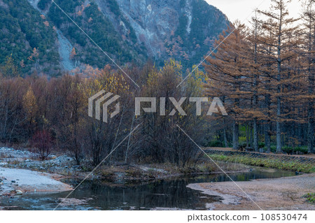 Kamikochi of late autumn Kamikochi of late autumn 108530474