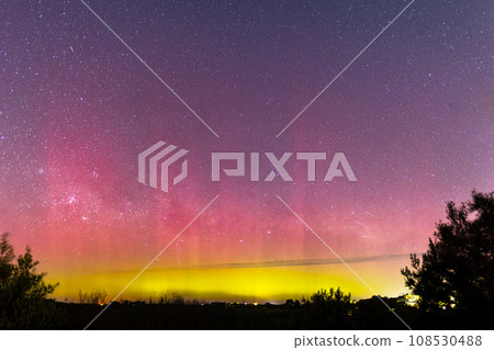 Aurora Australis Appearance November 2021 108530488