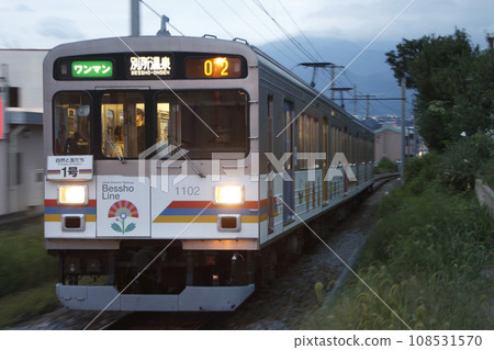 [BE] Ueda Electric Railway Bessho Line 1000 Series (Friends with Nature No. 1: Ueda ⇔ Bessho Onsen) 108531570