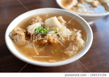 土魠魚羹 土魠魚羹麵 fried fish fillet rice noodle thick sou 108533108