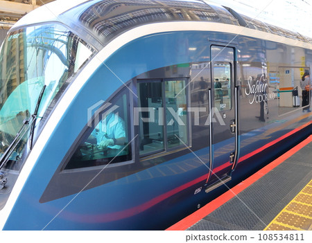 Tokyo Station, Limited Express Saphir Odoriko waiting to depart from Platform 9, 1-chome Marunouchi, Chiyoda-ku, Tokyo Tokyo Station, Limited Express Saphir Odoriko waiting to depart from Platform 9, 1-chome Marunouchi, Chiyoda-ku, Tokyo 108534811