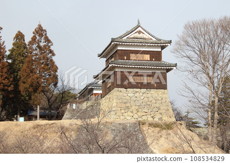 冬季的上田城址公園:東櫓(長野縣上田市) 冬季的上田城址公園:東櫓(長野縣上田市) 108534829