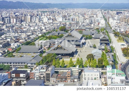 從京都塔眺望京都市（西本願寺、東本願寺、正成園等） 108535137