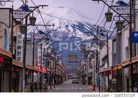 《Yamanashi Prefecture》Fujiyoshida, a shopping street with a view of Mt. Fuji 108535729