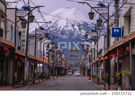 《Yamanashi Prefecture》Fujiyoshida, a shopping street with a view of Mt. Fuji 108535732
