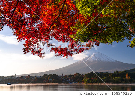[山梨縣]秋天的富士山/紅葉拱門 108540250
