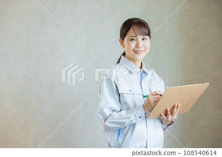 工作服的女人 工作服的女人 108540614