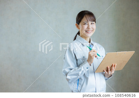 工作服的女人 工作服的女人 108540616