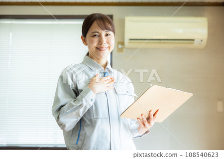 工作服的女人 工作服的女人 108540623