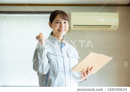 工作服的女人 108540624