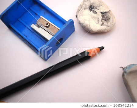 Art supplies set 1 108541234