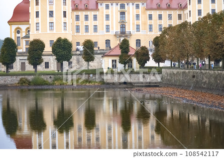 Moritzburg Castle is located near Dresden in the Saxon village of Moritzburg. The popular fairy tale Three Nuts for Cinderella 108542117