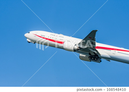Japanese government plane taking off Japanese government plane taking off 108548410