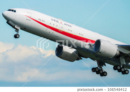 Japanese government plane taking off Japanese government plane taking off 108548412