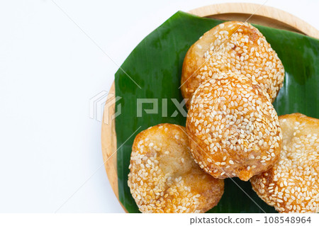 Sesame balls (Kai Hong). Thai dessert Sesame balls (Kai Hong). Thai dessert 108548964
