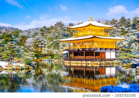 白雪皚皚的金色涼亭 108550108