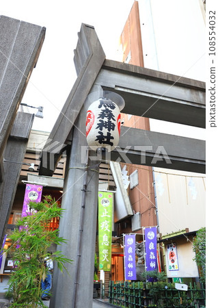 Karasumori Shrine Torii Gate, Shinbashi, Minato-ku Karasumori Shrine Torii Gate, Shinbashi, Minato-ku 108554032