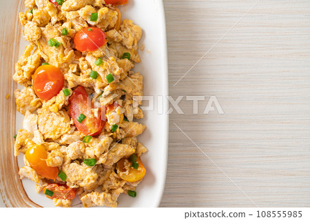 stir-fried tomatoes with egg on plate stir-fried tomatoes with egg on plate 108555985