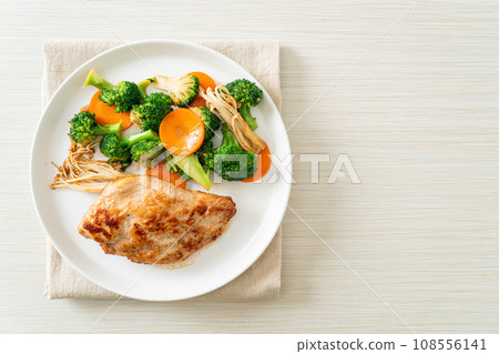 grilled chicken steak with vegetable 108556141