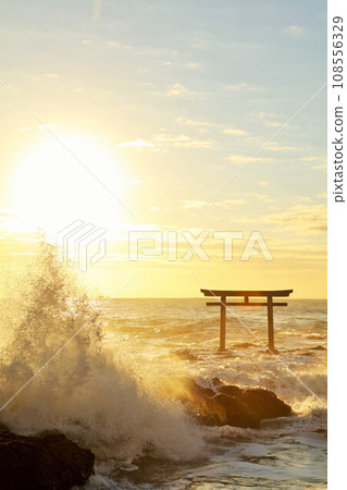 Oarai Isosaki Shrine, Ibaraki Prefecture Torii gate and wave spray Oarai Isosaki Shrine, Ibaraki Prefecture Torii gate and wave spray 108556329